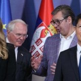 Od poziva da se “smire strasti” do vožnje sa Vučićem: Kakav uticaj ambasador SAD Kristofer Hil ima na domaću politiku? 2