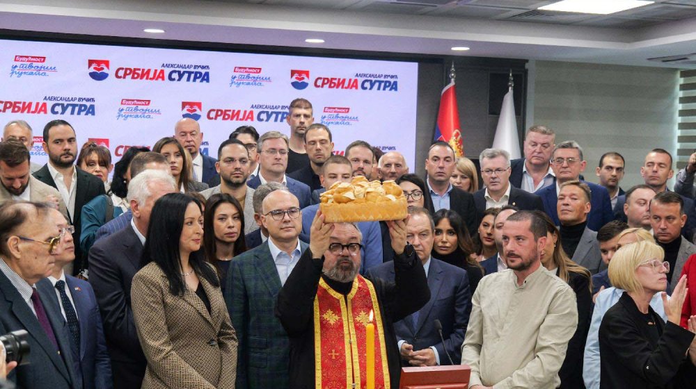 SNS slavi slavu: I vera i tradicija i politika (FOTO) 1