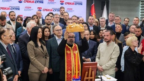 SNS slavi slavu: I vera i tradicija i politika (FOTO) 5