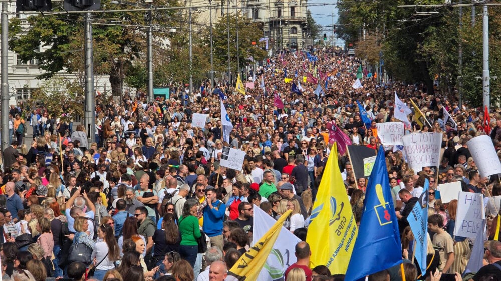 Ako se vlast nije unervozila zašto sprečava prosvetare da dođu na protest u Beograd: Sagovornici Danasa o izjavi premijera Vučevića 1