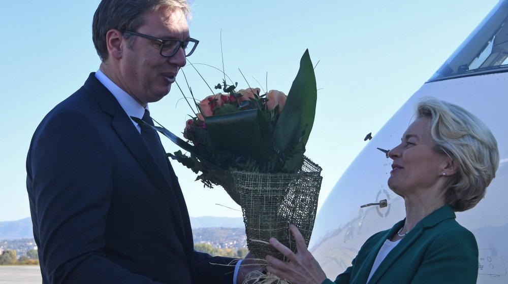 "Izdašna" Ursula fon der Lajen: Ovde neće kopati, već će nas skroz pokopati 1