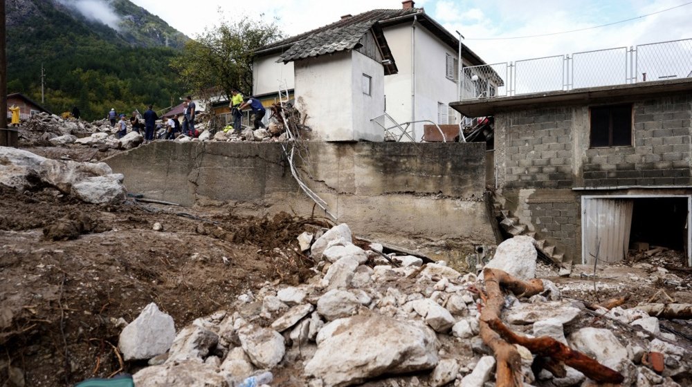 "Sve je bilo zatrpano nanosima, ostaćemo dok god bude bilo potrebno": Vođa našeg spasilačkog tima za Danas iz sela Donja Jablanica 13