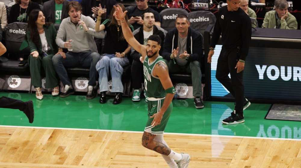 Spektakularan početak NBA: Izjednačen rekord lige po broju ubačenih trojki, otac i sin prvi put zajedno na parketu (VIDEO) 1