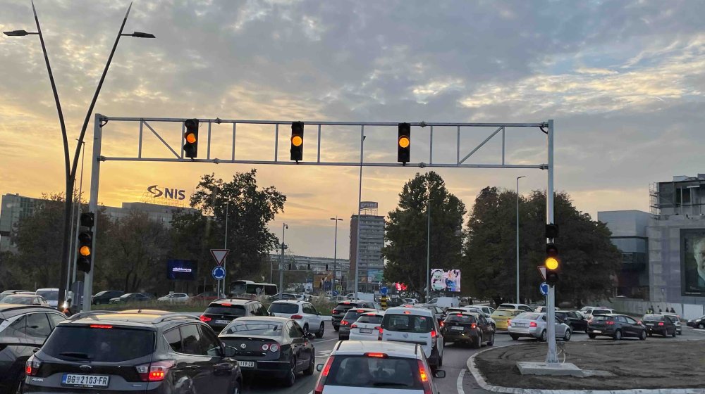 Semafori bez zelenog svetla od danas na kružnom toku kod Ušća 1