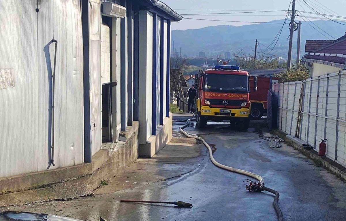 Dačić: Lokalizovan požar u mlekari u Kragujevcu, nema povređenih i nastradalih (FOTO) 6