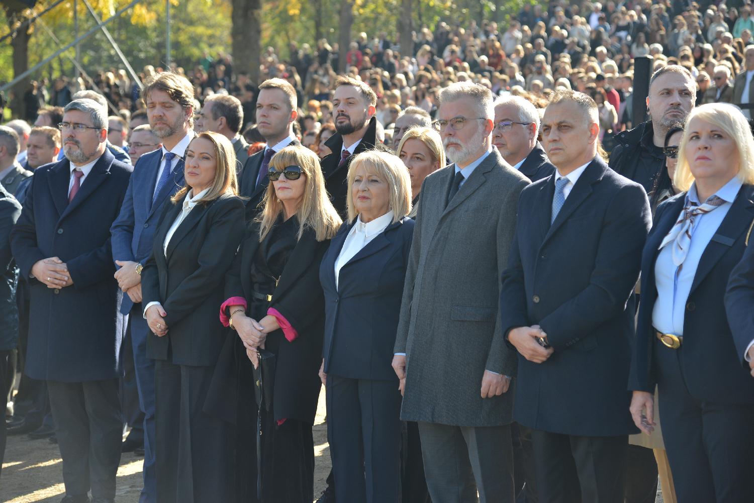 "Grad bola i ponosa": U kragujevačkim Šumaricama održan "Veliki školski čas" (FOTO) 6