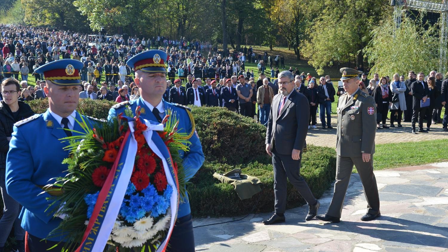 "Grad bola i ponosa": U kragujevačkim Šumaricama održan "Veliki školski čas" (FOTO) 3