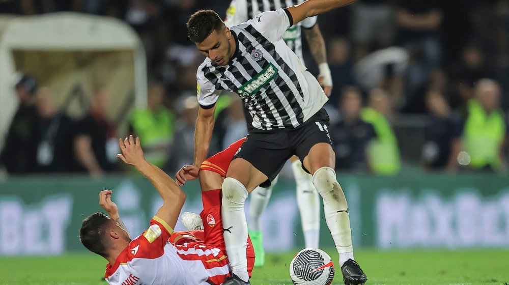 Partizan do trijumfa u Novom Pazaru u 93. minutu posle velikog preokreta i ubacivanja topovskih udara na prazne tribine stadiona 1