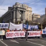 "Borba se nastavlja": Završen protest prosvetnih radnika ispred Vlade Srbije (FOTO, VIDEO) 7