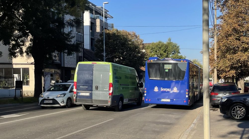 Prvi sudar "nemanjićko plavog" autobusa (FOTO) 1