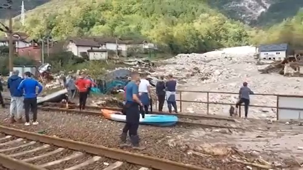 Nacionalna tragedija: Sumnja se da je broj poginulih u poplavama i odronima u Jablanici veći od 10 8