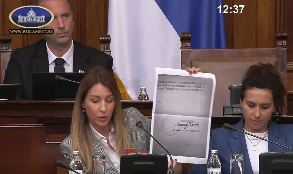 UŽIVO Skupština zaseda o litijumu: Nakon Nestorović, ministarka Đedović Handanović se vratila u istoriji i pokazala potpis bivšeg ministra (VIDEO, FOTO) 7