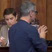 UŽIVO (VIDEO) Vlast odbila zabranu litijuma: Prethodno burna rasprava, Ćuta s transparentom prišao Brnabić, ona ga zgužvala uz psovku "Mrš bre u..." 11