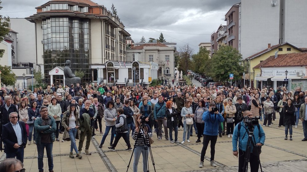 Ako ne može prosečna, može malo uvećana plata Bajatovića, Tabakovićke i Đukić- Dejanović: Unija prosvetnih radnika Kragujevac 14