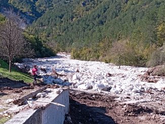 "Mama, babo, ustajte, voda nosi": Svedočenja meštana Jablanice za Danas o poplavama u BiH (FOTO) 15