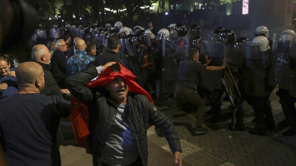 Najmanje 13 povređenih na demonstracijama opozicije u Tirani 1