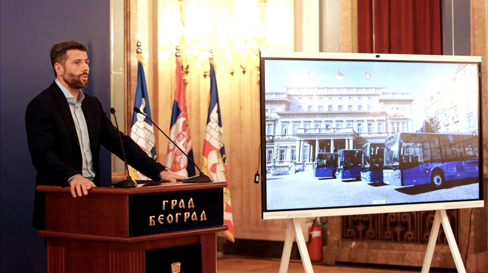 "Na predstavljanju Šapićevih plavih autobusa i osoba koja je nameštala tender": ZLF tvrdi da gradonačelnik obmanjuje javnost 11