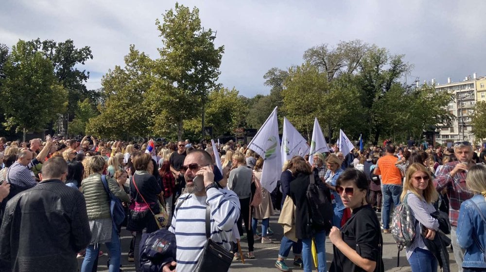 Da poljoprivrednici traktorima dođu u Beograd, a pridruže im se svi nastavnici, profesori, roditelji 1