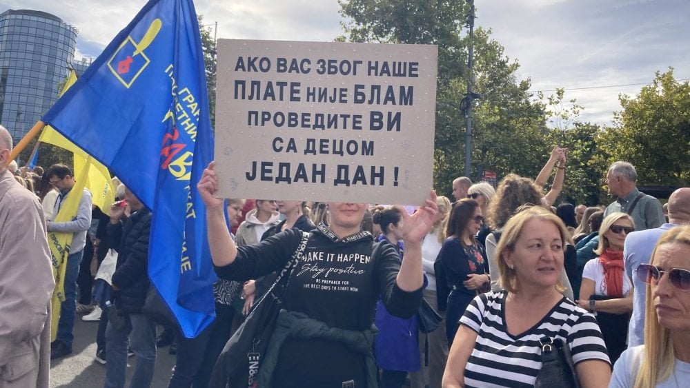 Kako je izgledao današnji protest prosvetnih radnika u slikama?(FOTO) 3