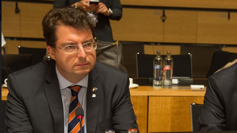 Postavljen Vučićevim ukazom: Ko je novi ambasador Srbije u Ukrajini? 8