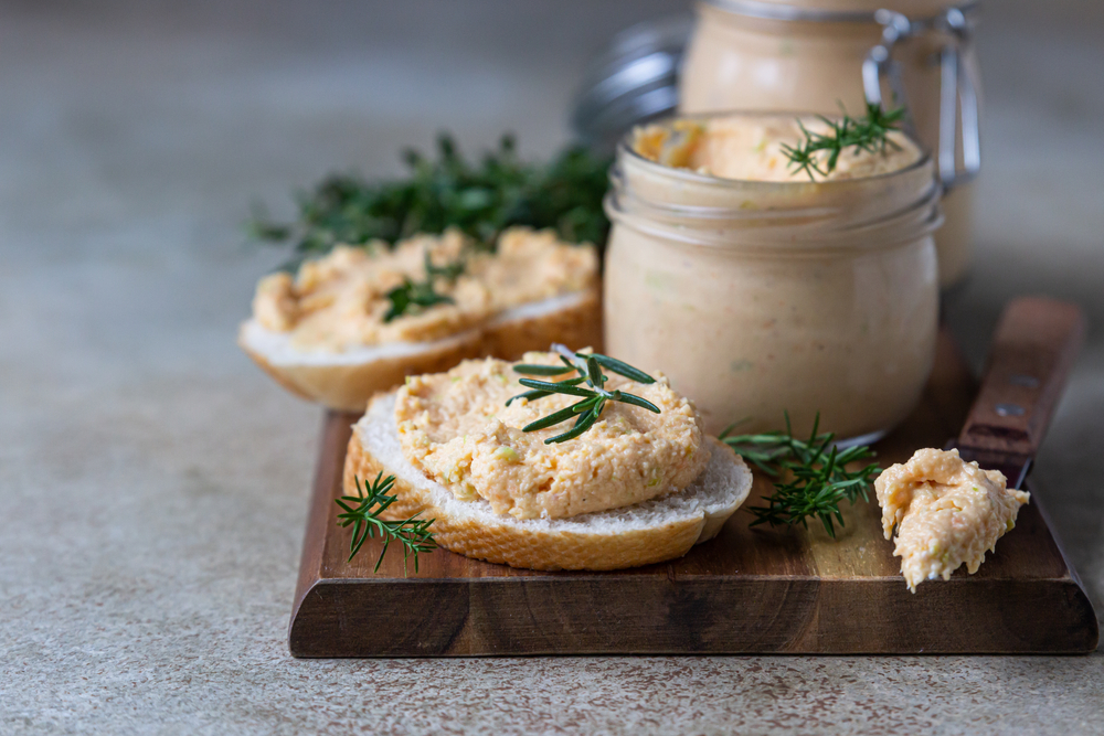 Pileća pašteta - recept za domaću verziju koja je mnogo ukusnija i zdravija od kupovne 1