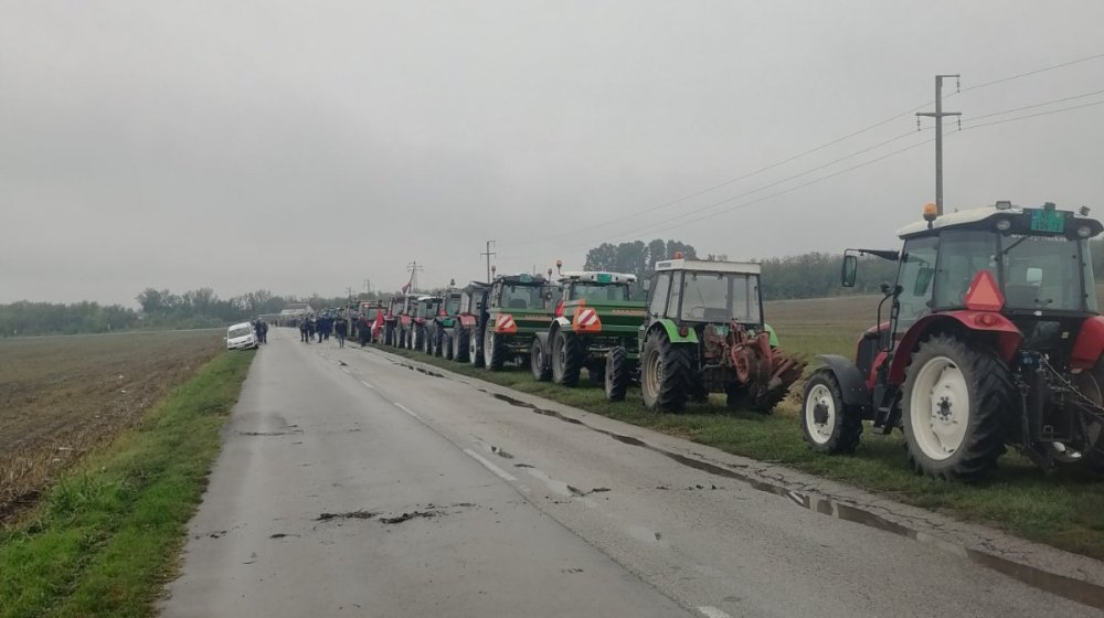 Poljoprivrednici započeli miran protest, traže smenu Martinovića 1