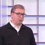 Vučić otkriva najnovije rejtinge i poručuje da je Srbija postala poprište hibridnog rata i da on nije robot 6