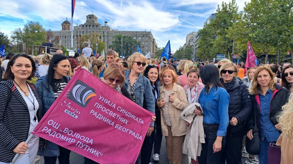 Kako je izgledao današnji protest prosvetnih radnika u slikama?(FOTO) 11