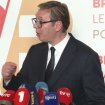 Vučić u Tivtu poručio da se Srbija nikad nije ogrešila o Crnu Goru i ušao u verbalni okršaj sa novinarima 14