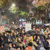 (VIDEO) Pavle Cicvarić na protestu opozicije: Na vlasti su ljudi koji imaju krvave ruke, koji lažu, koji čine zločine i nemaju srama 9