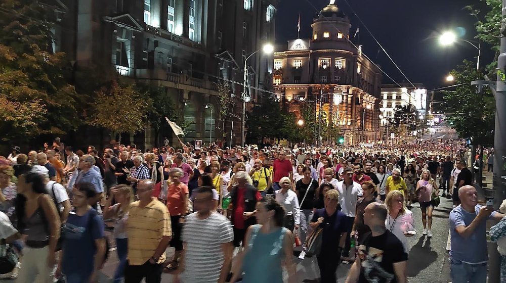 (VIDEO) Pavle Cicvarić na protestu opozicije: Na vlasti su ljudi koji imaju krvave ruke, koji lažu, koji čine zločine i nemaju srama 9