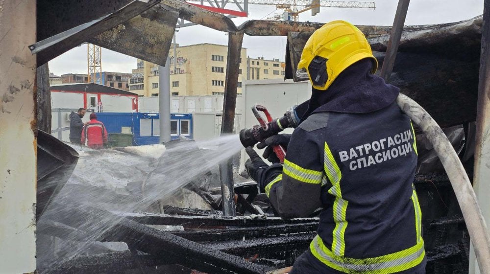 MUP: Kod srušene autobuske stanice u Beogradu gorela dva kontejnera za radnike, nema povređenih 10