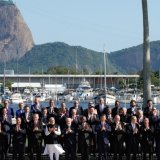 Samit G20 u Brazilu: Makron se rukovao sa Sergejem Lavrovim (VIDEO) 7