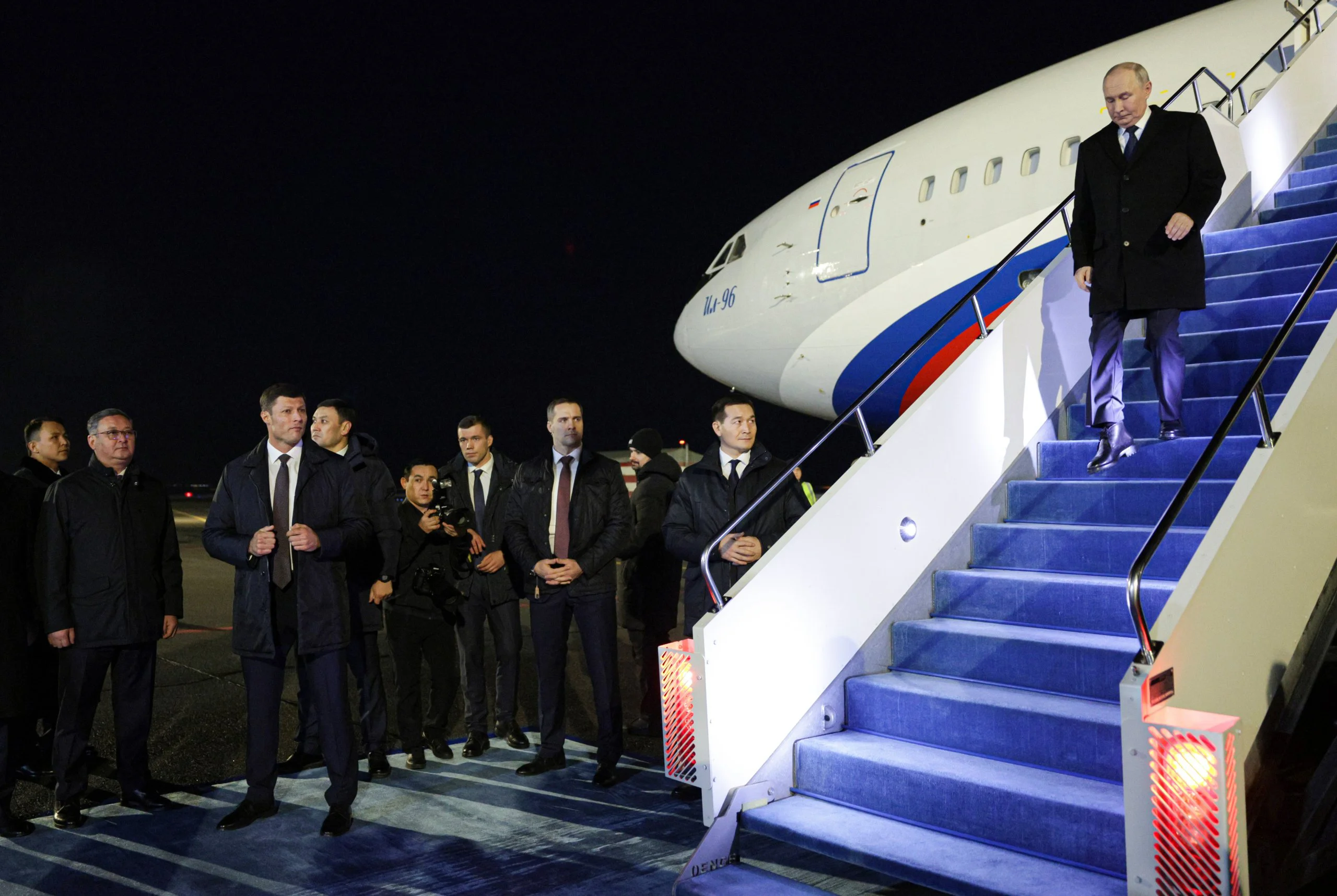 Pogledajte kako je Putin dočekan u Kazahstanu: Osmeh na licu i bez straha od hapšenja (VIDEO) 2