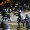 Maskirani policajci u Gruziji jutros izveli kaznenu operaciju: Nemilosrno tukli i hapsili demonstrante (VIDEO, FOTO) 14