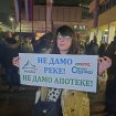 Protest u Kraljevu: Građani brane potpise za referendum o opstanku apoteka (FOTO/VIDEO) 13