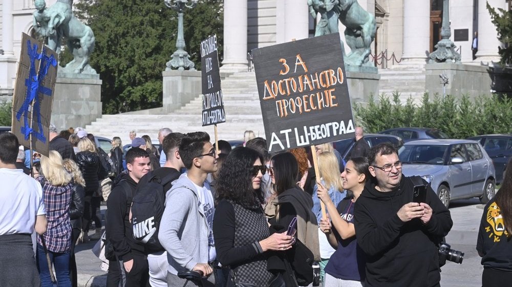 Počinje četvrta nedelja štrajka prosvetara: Gde su skraćeni časovi na 30 minuta? 10