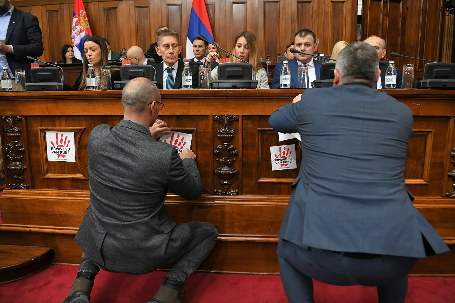 Kako je počela opšta tuča u srpskoj Skupštini? (FOTO, VIDEO) 7