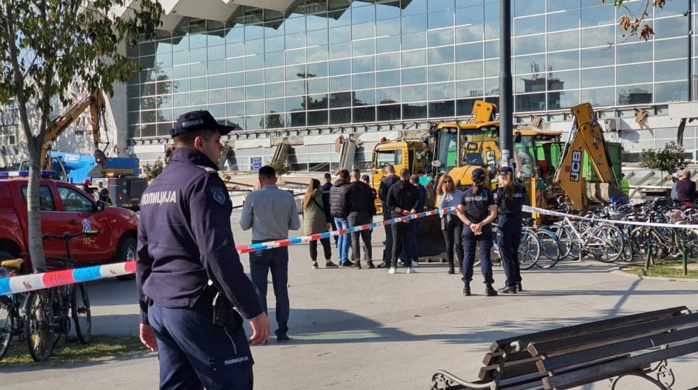 Urušio se deo Železničke stanice u Novom Sadu, ima povređenih (VIDEO) 8