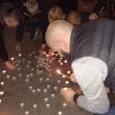 Kragujevčani na Đačkom trgu odaju poštu žrtvama novosadske tragedije (FOTO) 12