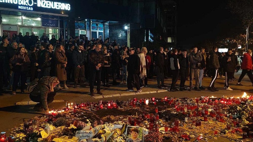 Protest u Novom Sadu zbog tragedije na Železničkoj stanici 9