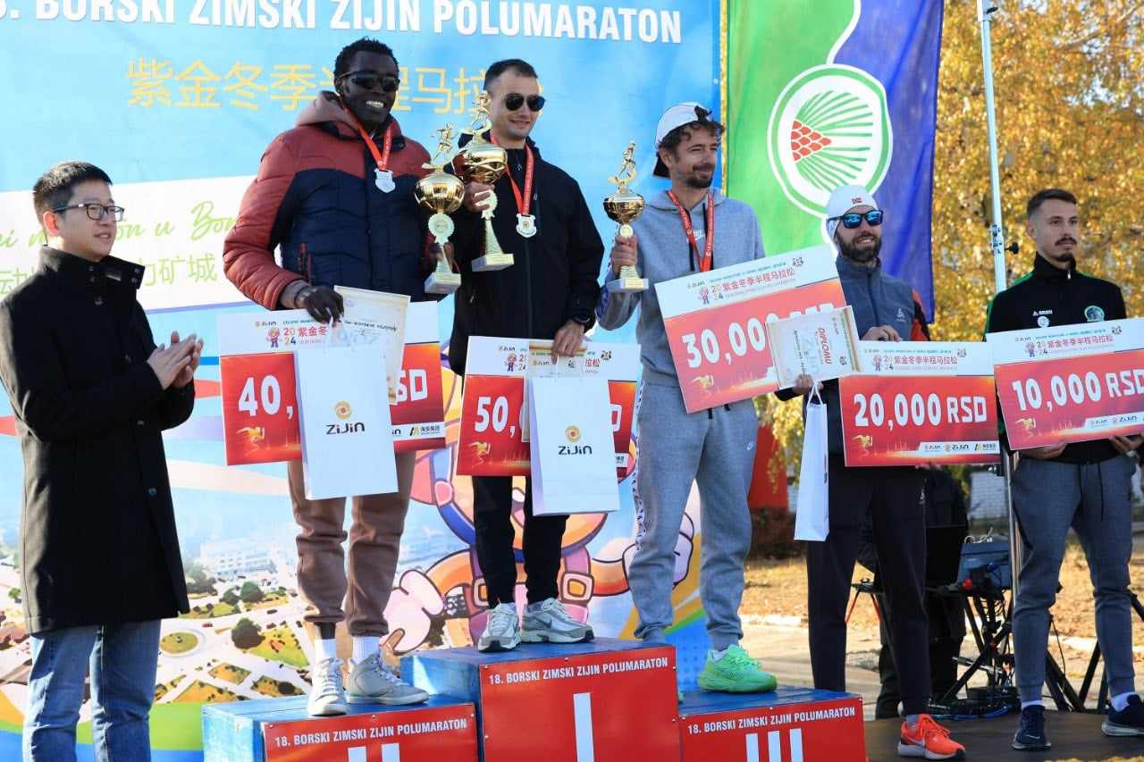 Rekordan broj učesnika na 18. zimskom polumaratonu u Boru: Pobednici Đuro Borbelj i Olivera Jevtić 2