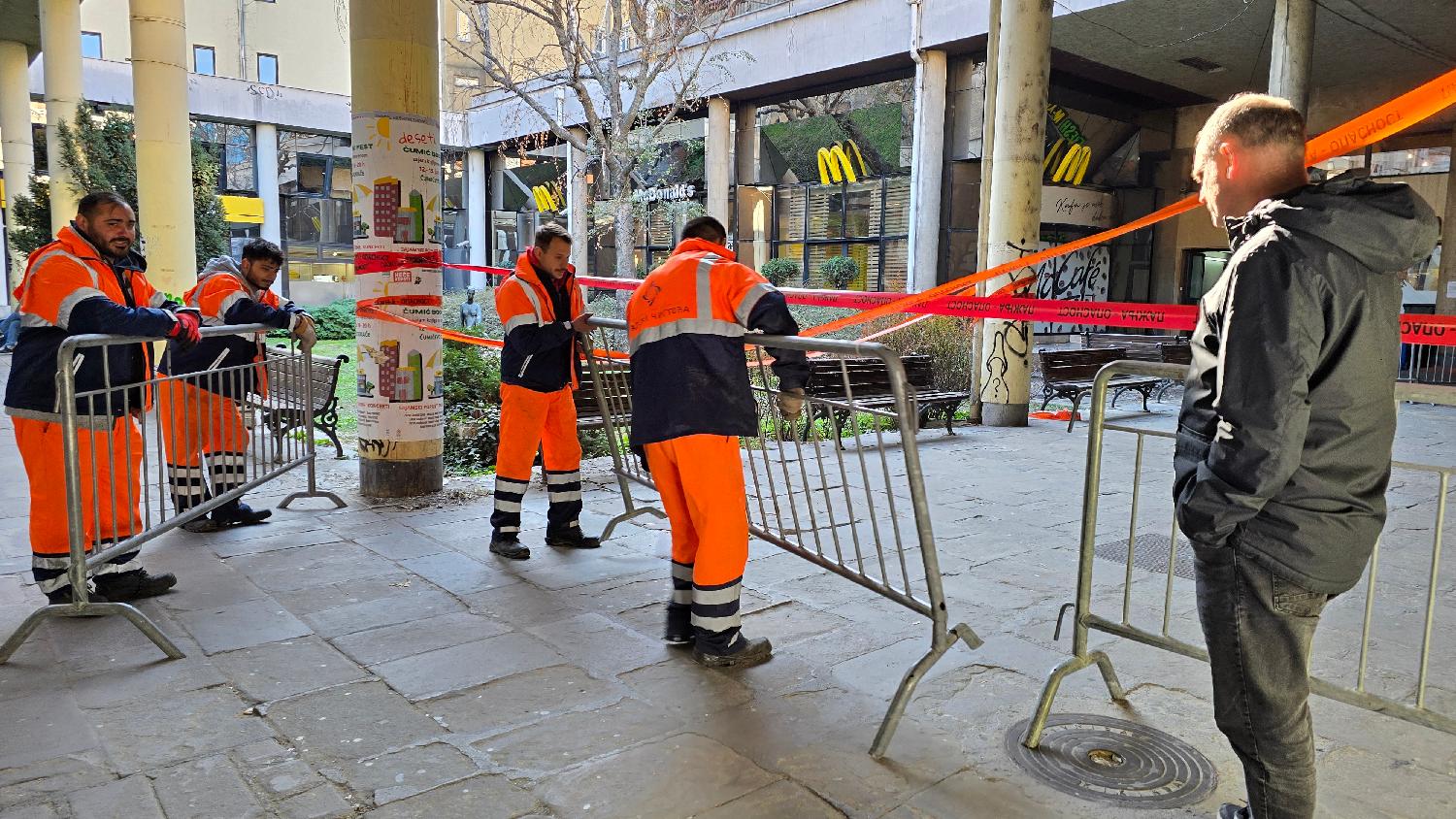 (FOTO) Bezistan preti da se nekome obruši na glavu, reagovala i gradska vlast 2