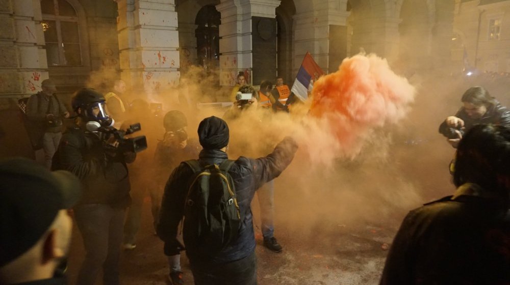 Jednom, kad sve ovo bude juče, tvrdiće da su tu bili iz ubeđenja: Kako je reporter Danasa doživeo protest u Novom Sadu (FOTO) 9