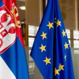 "Brine uticaj propagande SNS na mlade": Reakcije na rezultate istraživanja da su stariji od 45 godina za EU, dok su mlađi neodlučni 21