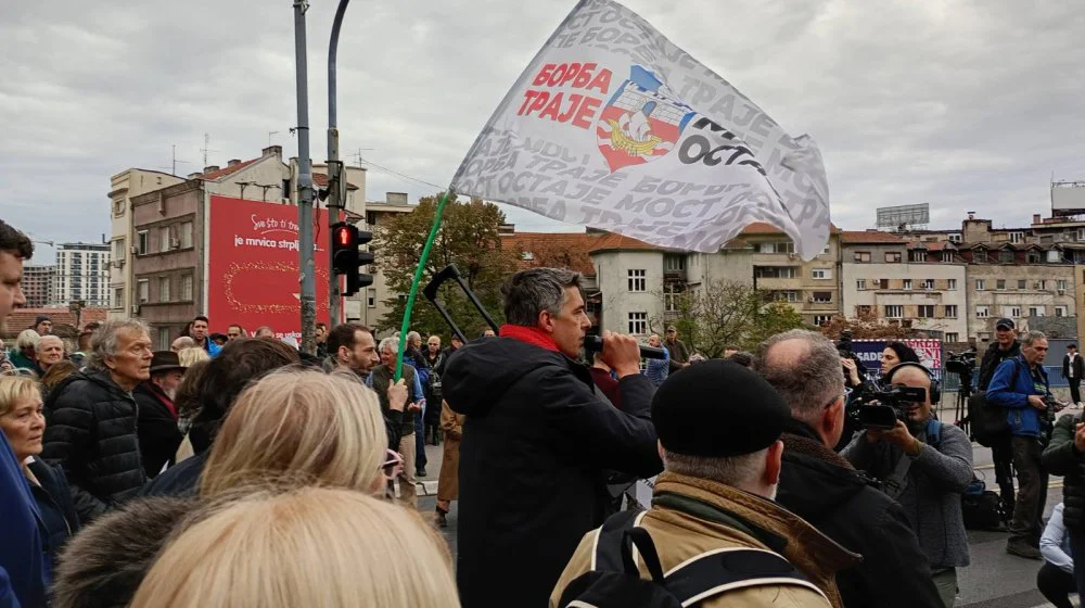 Završena blokada Brankovog mosta, sele se na Stari savski: "U petak sve treba da stane" (FOTO/VIDEO) 7