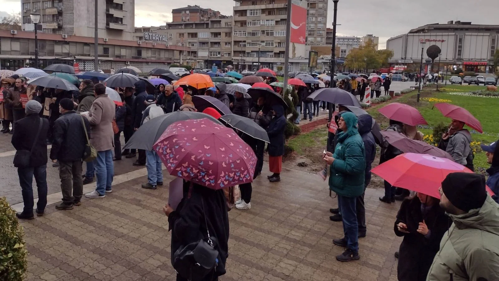 Srbija zastala na 15 minuta za 15 izgubljenih života (FOTO/VIDEO) 3