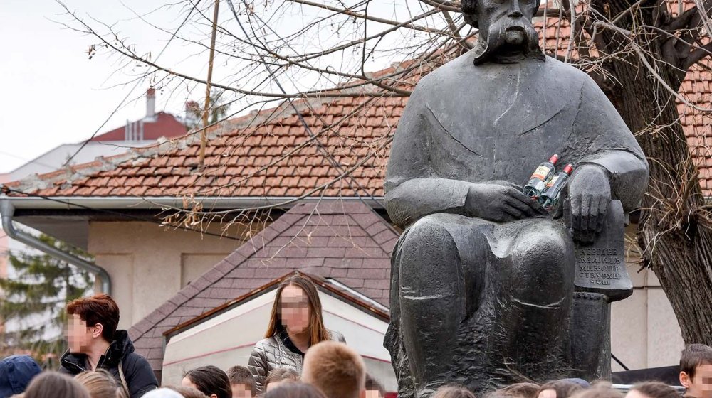 Apolitičnost - reč koja nam dolazi glave: Pismo jedne mlade osobe 1