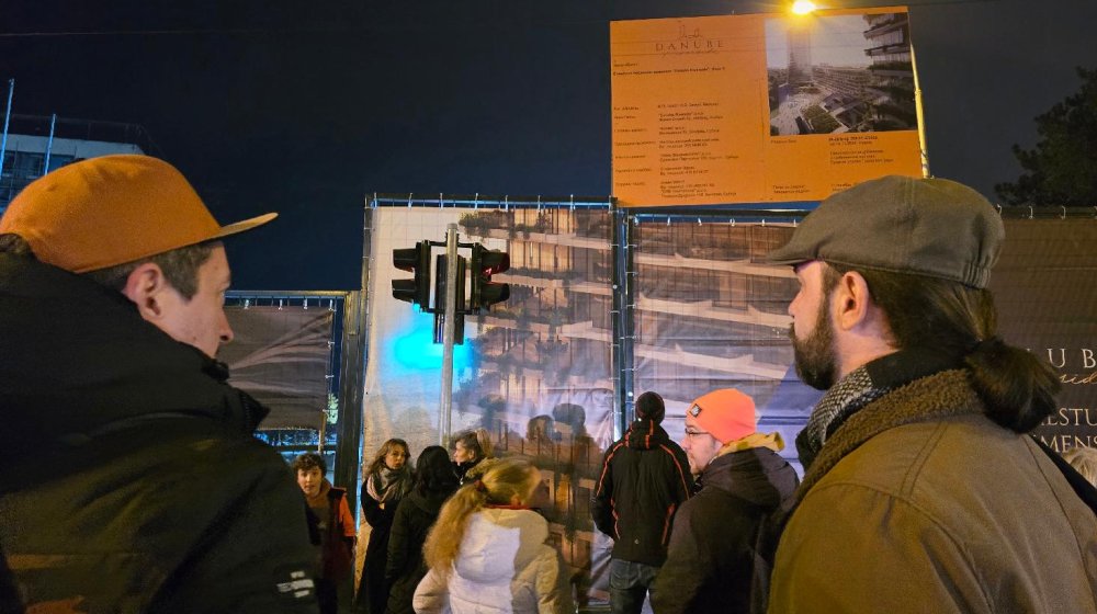 (FOTO) Protestni skup zbog rušenja hotela "Jugoslavija", građani negoduju 8