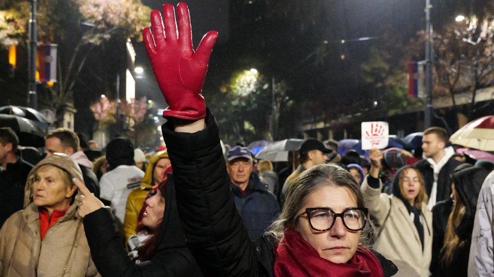 Nemački mediji: Posledice nesreće u Srbiji prerastaju u krizu 1